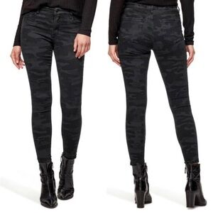 Social Standard by Sanctuary Black Camo Print, Size 6, NWT